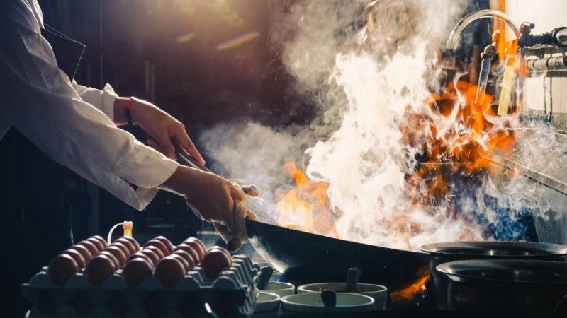 Dầu mè với điểm bốc khói cao, thích hợp cho các món chiên xào