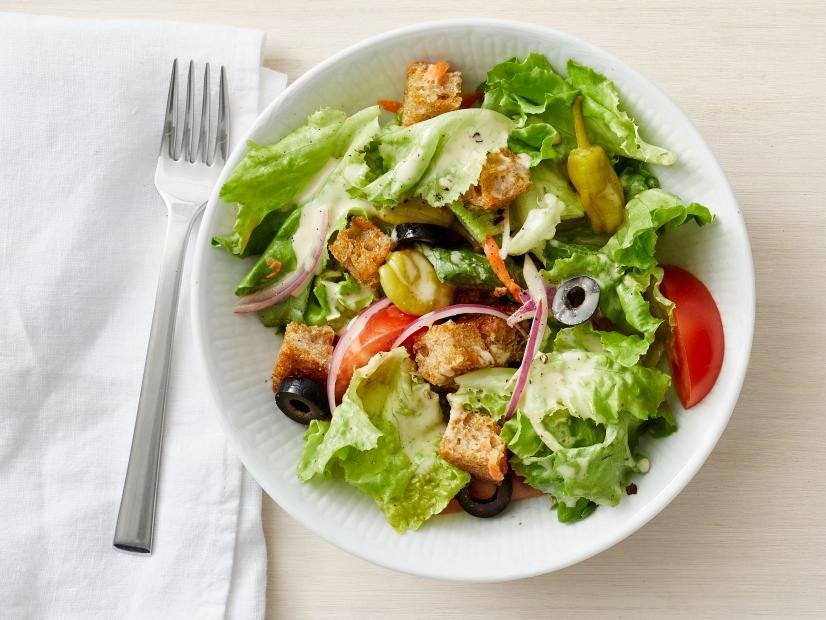 Dầu oliu trộn salad tăng hương vị