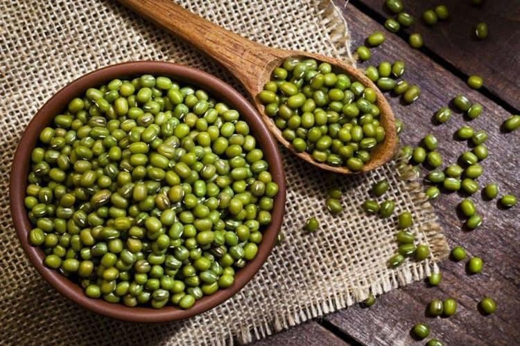 Đậu xanh, thành phần chính của chè đậu xanh phổ tai, mang lại nhiều lợi ích sức khỏe