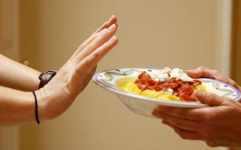 Dĩa bánh bao chiên vừa phải, tượng trưng cho việc ăn có kiểm soát
