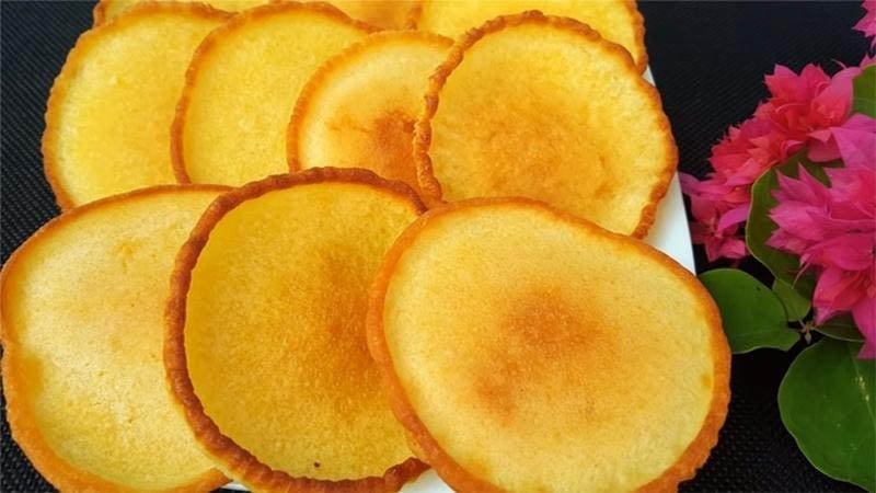 Đĩa bánh bột mì rán hoàn chỉnh, thơm lừng và hấp dẫn sau khi chế biến