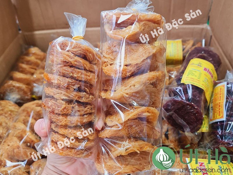 Đĩa bánh rế khoai lang thơm ngon, hấp dẫn