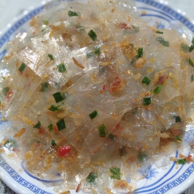 Đĩa bánh tráng mỡ hành ruốc thơm ngon