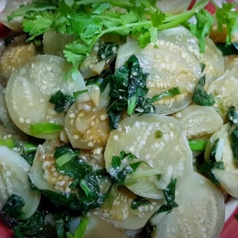 Đĩa cà pháo xào lá lốt thơm lừng hấp dẫn