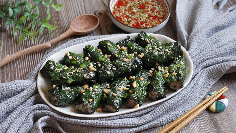Đĩa chả lá lốt chiên vàng hấp dẫn, phân tích 1 miếng chả lá lốt bao nhiêu calo