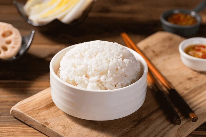 1 Bát Cơm Nếp Bao Nhiêu Calo? Phân Tích Dinh Dưỡng Chi Tiết Đĩa cơm nếp đậu xanh thơm ngon