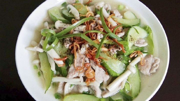 Đĩa dưa chuột xào thập cẩm