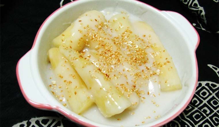 đĩa khoai mì nước cốt dừa thơm ngon rắc đậu phộng