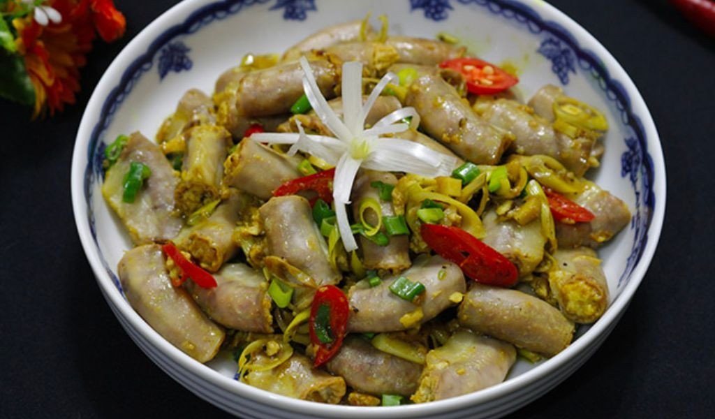 Đĩa lòng bò xào sả ớt cay nồng, bí quyết để có lòng bò mềm thơm.