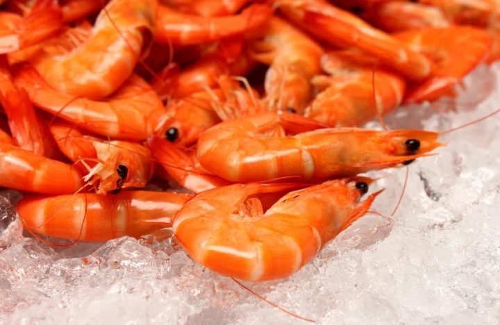Đĩa tôm luộc tươi ngon, gợi cảm giác thèm ăn và bổ dưỡng