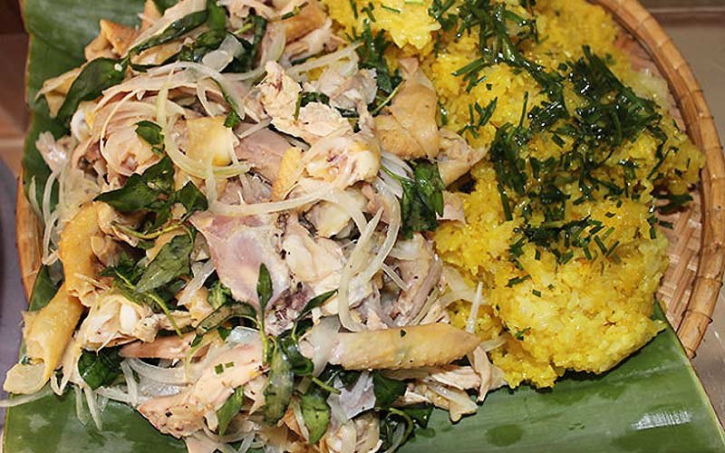 Đĩa xôi gỏi gà xé sợi trộn