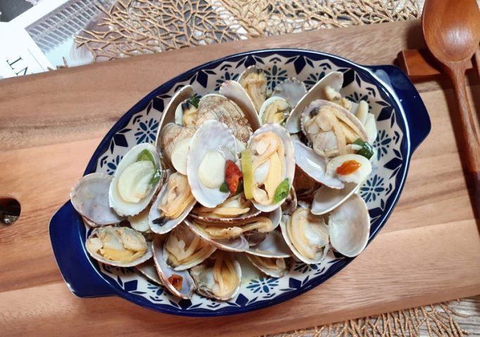 Canh Bầu Nấu Ngao Bao Nhiêu Calo? Phân Tích Dinh Dưỡng Dinh dưỡng trong ngao tươi sống
