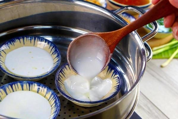 Đổ bánh bèo Huế