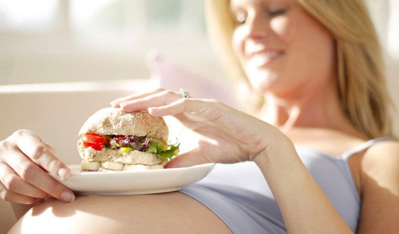 Đối tượng cần lưu ý khi thưởng thức bánh mì pate