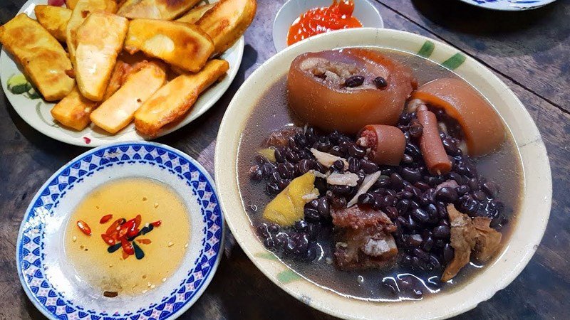 Đuôi bò hầm đậu đen mềm thơm, bổ dưỡng cho sức khỏe