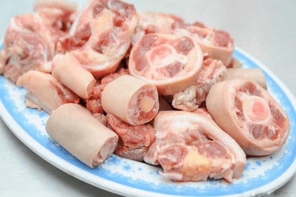 Đuôi bò là thành phần quan trọng của món lẩu đuôi bò chua cay