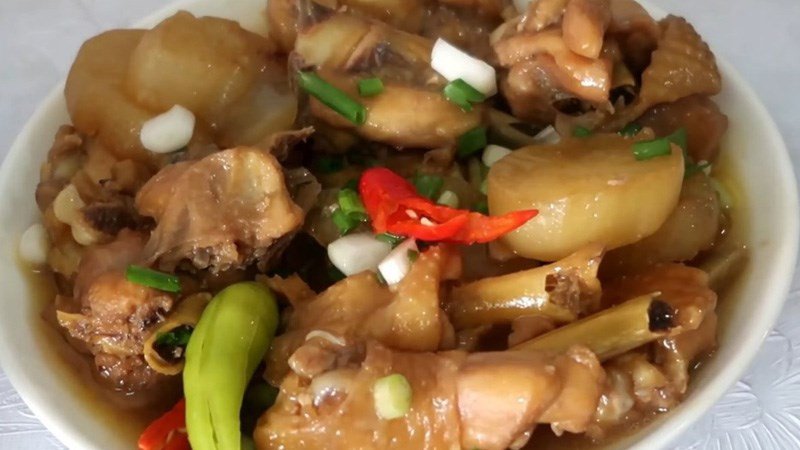 Gà kho củ cải trắng
