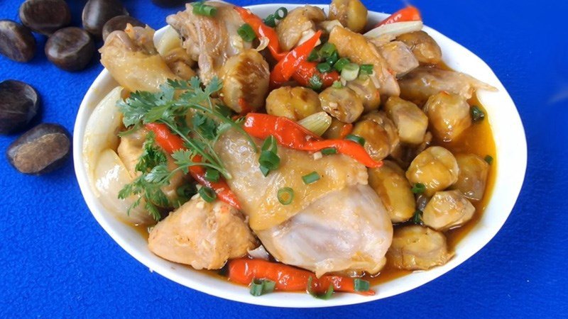 Gà kho hạt dẻ bùi béo