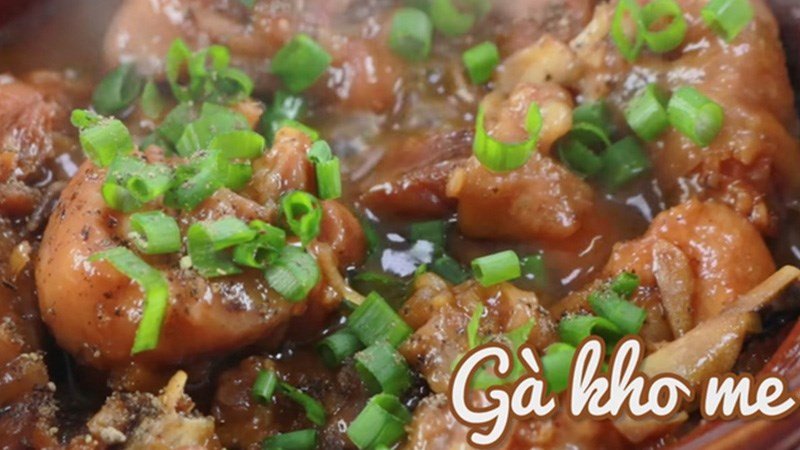 Gà kho me chua ngọt
