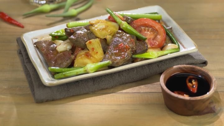 gan trâu xào thơm lừng với rau củ tươi ngon, món ăn dinh dưỡng