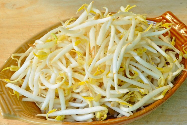 Giá đỗ giúp đẹp da và chống lão hóa tự nhiên