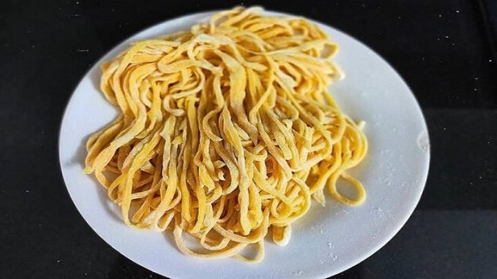 Giá trị calo của mì trứng tươi