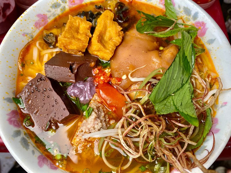 Giá trị năng lượng của bánh đa cua trong một tô chuẩn