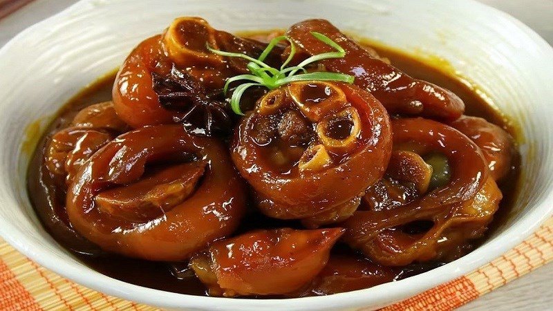 Giò heo hầm coca