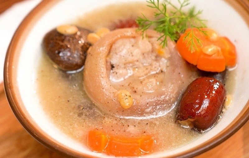 Giò heo hầm đậu tương