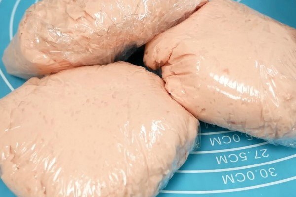 Giò sống chất lượng sau khi hoàn thành, sẵn sàng chế biến