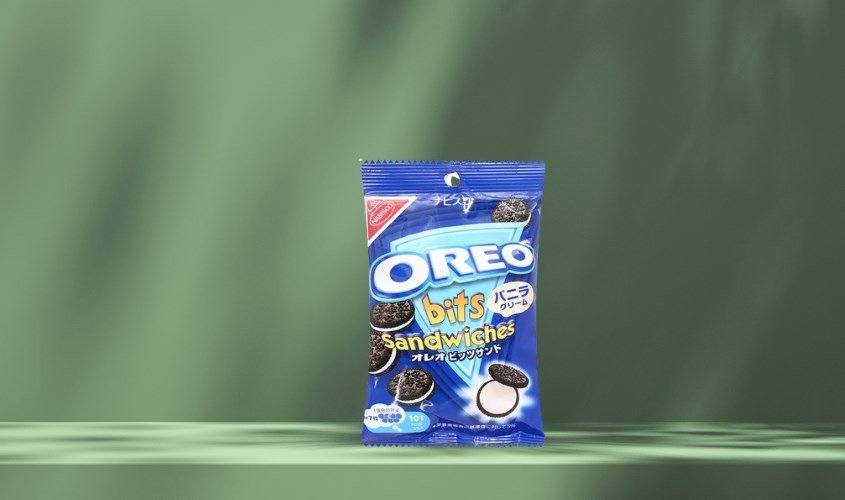 Gói bánh Oreo mini tiện lợi, thể hiện calo trong gói và sự đa dạng của sản phẩm