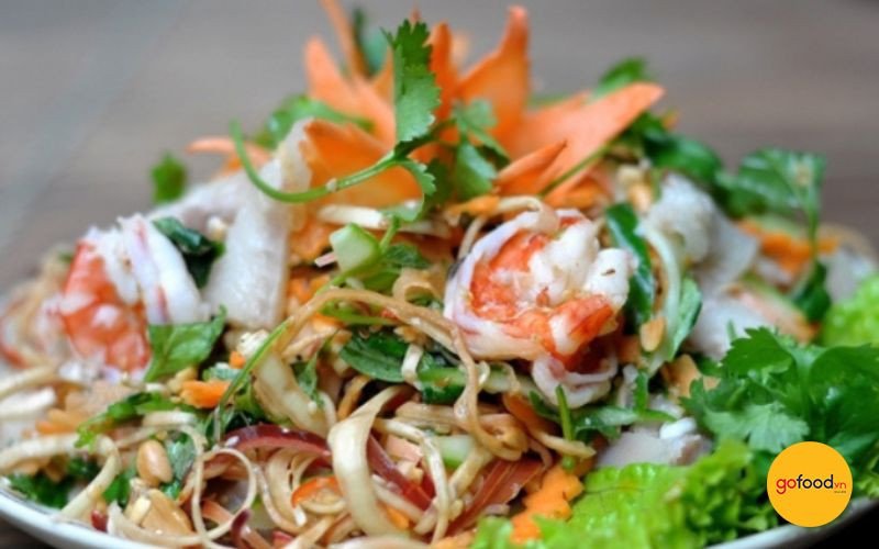 Gỏi bắp chuối tôm thịt giòn ngọt, thơm lừng hành phi