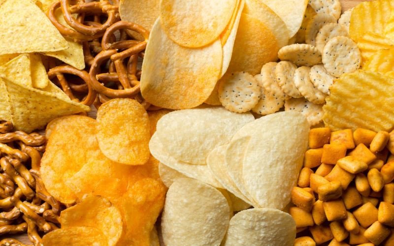 Hàm lượng calo lớn trong bim bim và snack có thể dẫn đến tăng cân