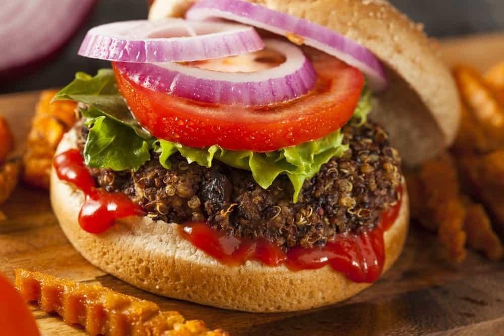 Hamburger chay làm từ hạt diêm mạch