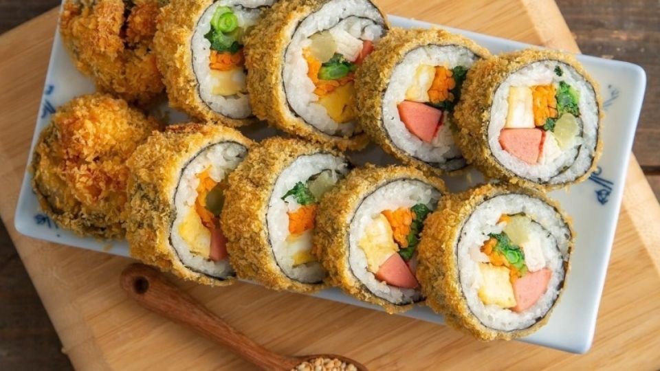 Hạn chế các món chiên xào nhiều dầu mỡ để kiểm soát cân nặng