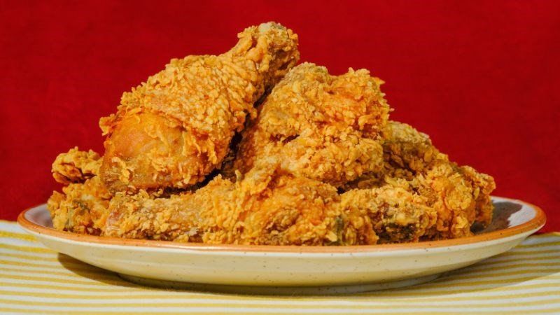 Hạn chế gà chiên rán