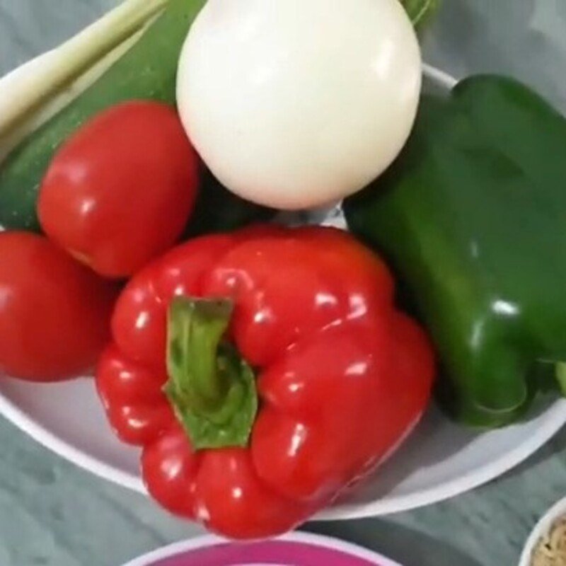 Hành tây và ớt chuông đã thái sẵn