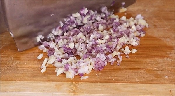 Hành, tỏi, ớt đã được sơ chế sẵn sàng
