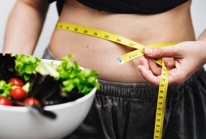 Hình ảnh minh họa nhu cầu calo trung bình hàng ngày của phụ nữ để duy trì hoặc giảm cân