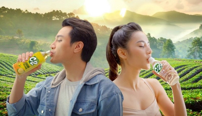 Hình ảnh minh họa việc uống trà C2 có kiểm soát giúp duy trì cân nặng