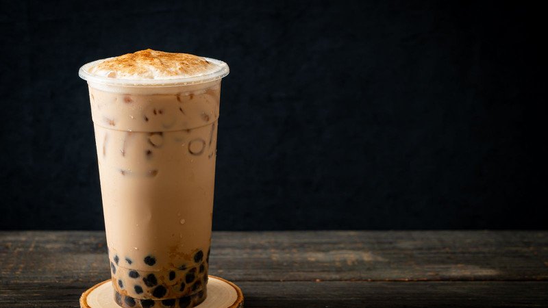 Hình ảnh nguyên liệu làm trân châu như bột năng, đường và nước