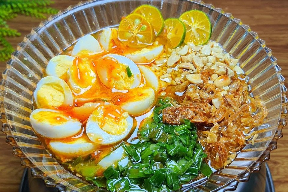 Cách Làm Nước Chấm Bánh Tráng Bằng Muối Tôm Chuẩn Vị, Hút Hồn Hình ảnh tô nước chấm bánh tráng muối tôm cay nồng, chuẩn vị, hấp dẫn