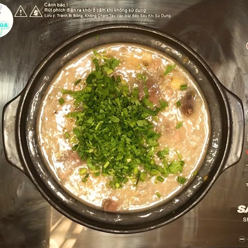 Hoàn thành nồi cháo chim bồ câu hạt sen thơm ngon