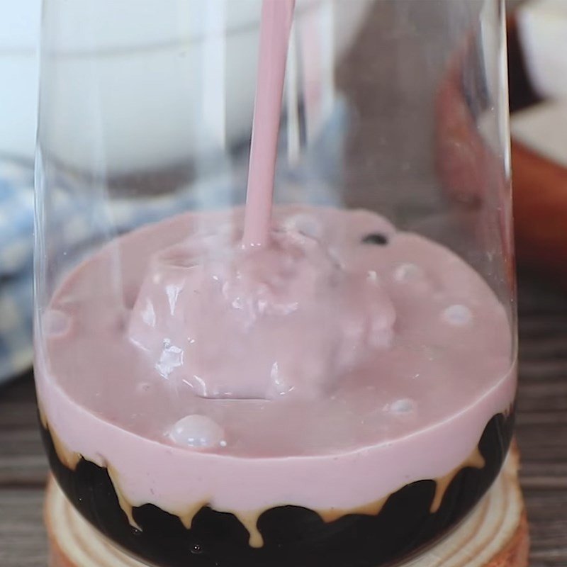 Hoàn thành trà sữa khoai môn trân châu