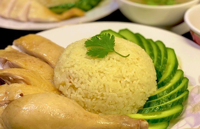Hoàn thành và thưởng thức đĩa cơm gà hải nam thơm ngon