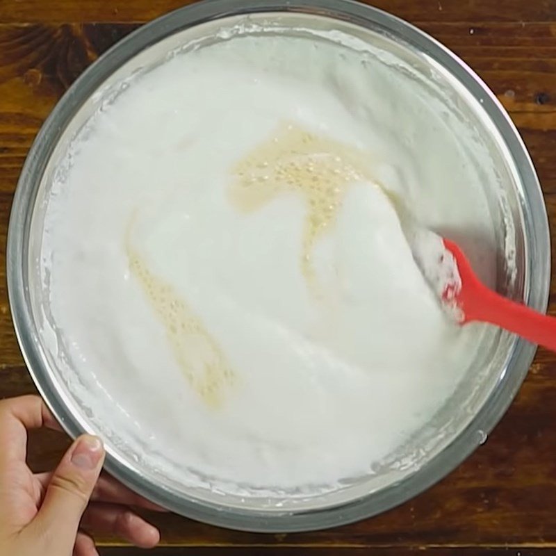 Hoàn thiện hỗn hợp bột bánh bò thốt nốt