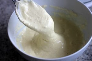 Hỗn hợp bột bánh tôm đã được pha sẵn