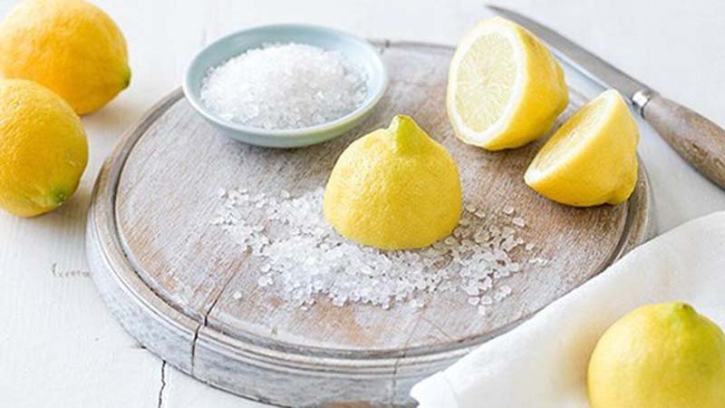 Hỗn hợp đường và chanh, nguyên liệu chính của sáp wax đường