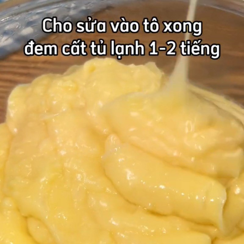 hộp đựng hỗn hợp bánh sữa chiên đã bọc màng