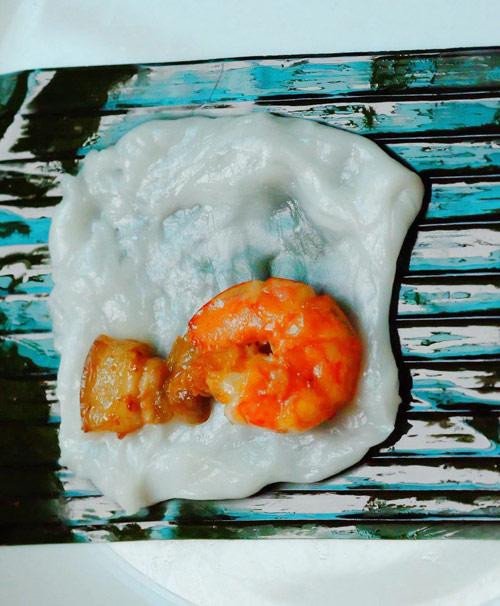 Hướng dẫn gói bánh bột lọc lá chuối khéo léo